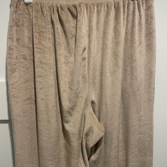 SKIMS Velour Pants with pockets - Picture 8 of 12